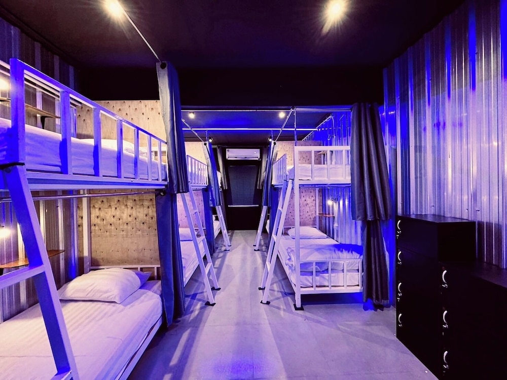 the lab sleep hostel