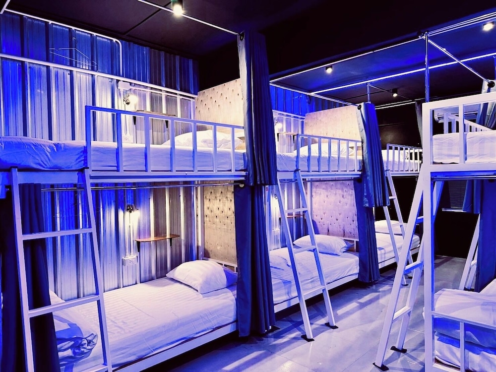 the lab sleep hostel