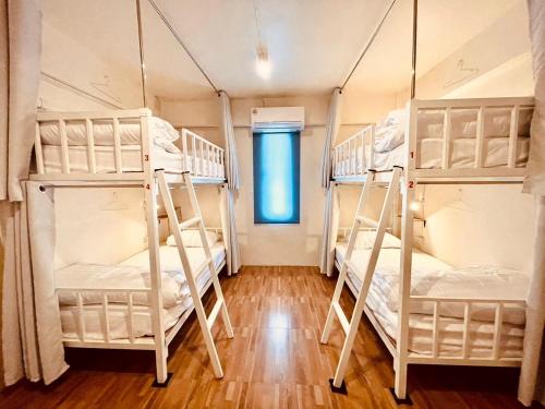 the lab sleep hostel