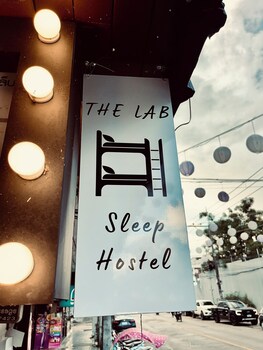 the lab sleep hostel