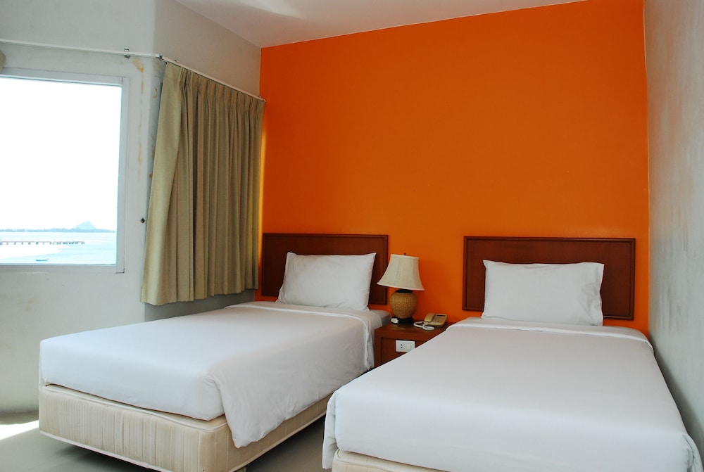 prachuap beach hotel