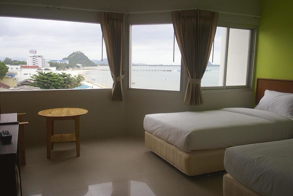 prachuap beach hotel