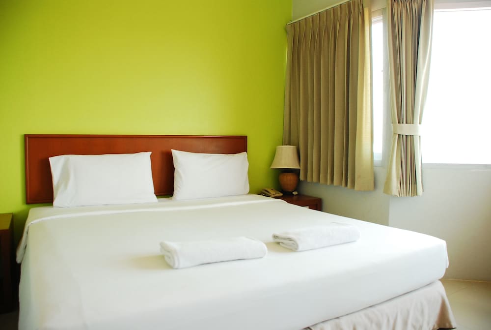 prachuap beach hotel