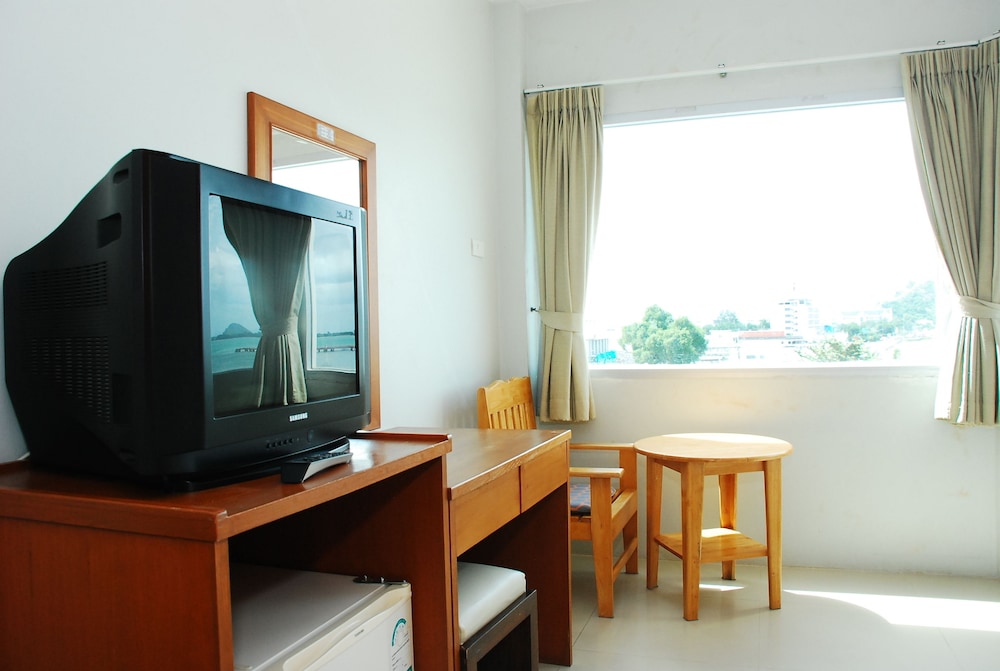 prachuap beach hotel