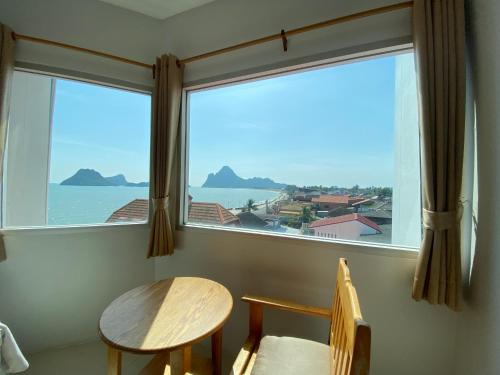 prachuap beach hotel