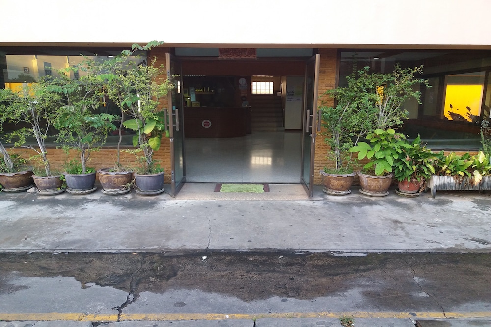 chaiyaphruk grand hotel