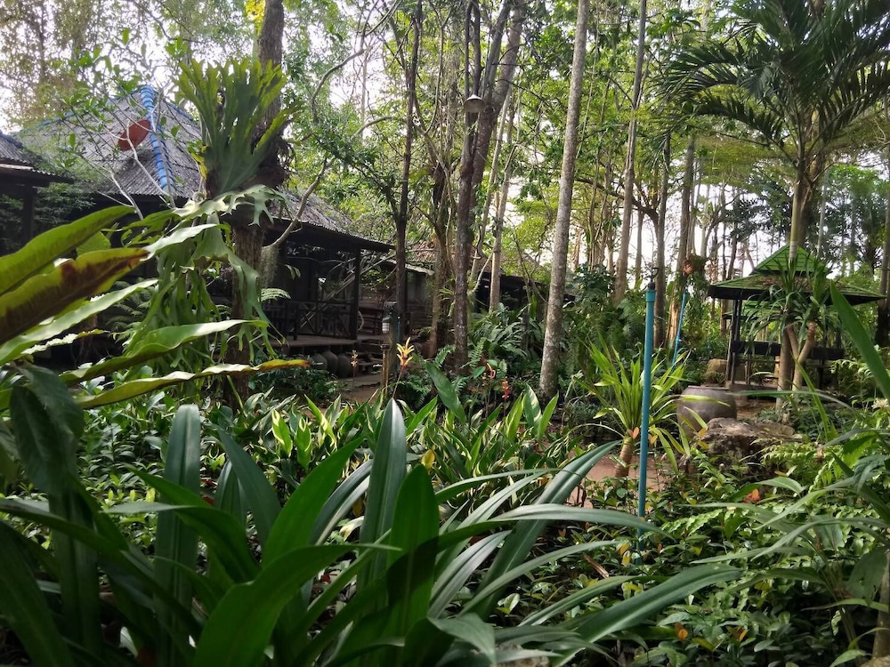 pang mai resort
