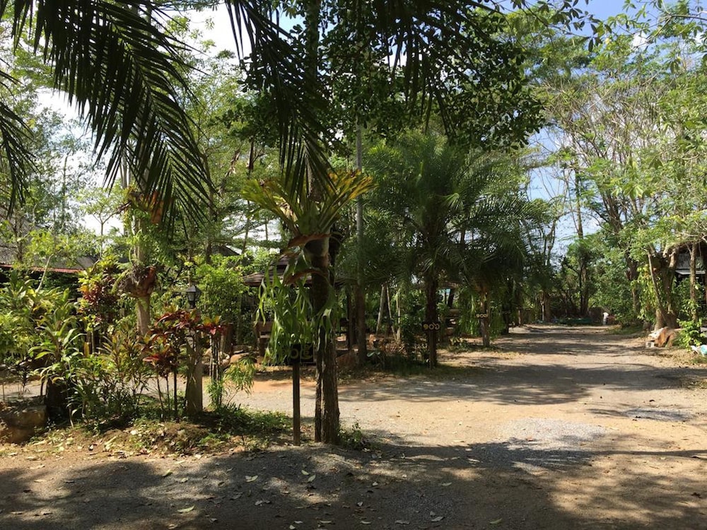 pang mai resort