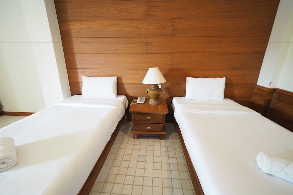 fah place hotel
