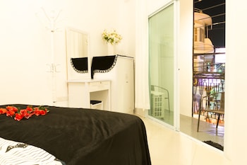iris hostel