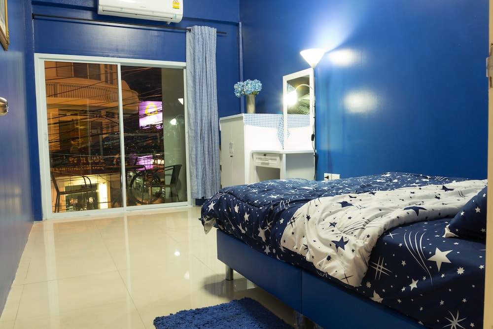 iris hostel