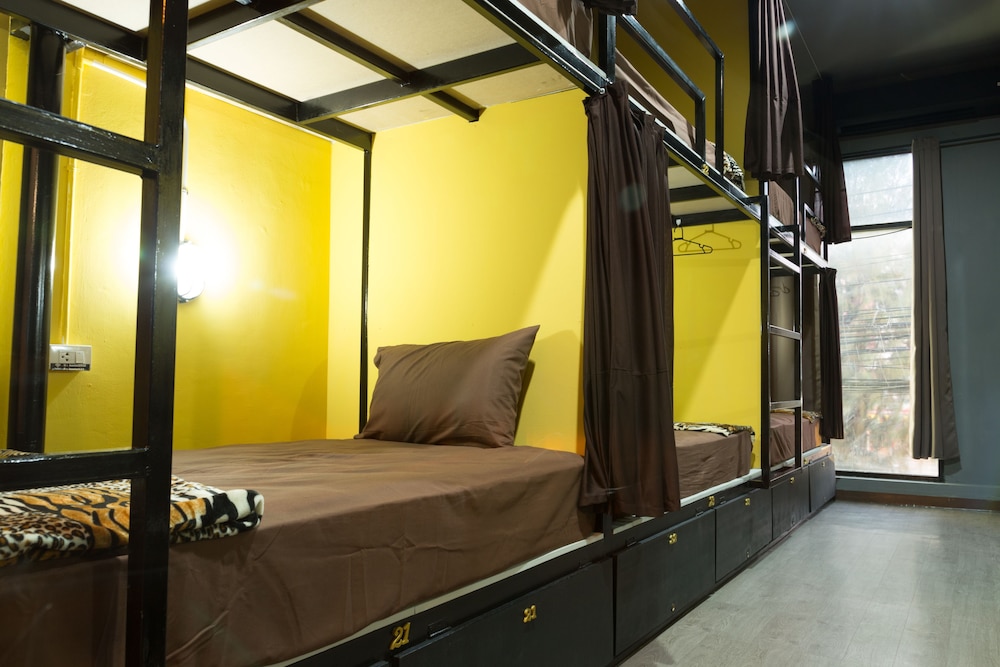 iris hostel