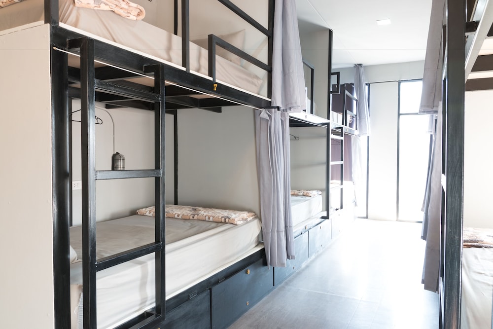 iris hostel