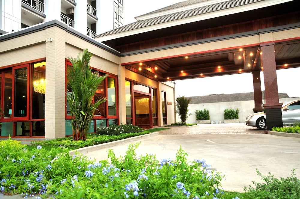 green hill hotel phayao