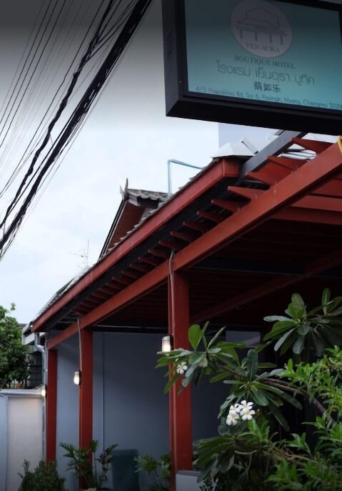 yen aura boutique hotel