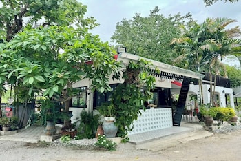 ban suan suree resort
