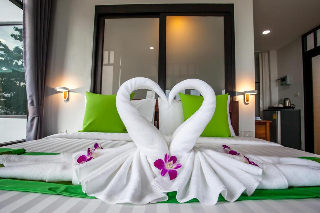 lanta corner resort
