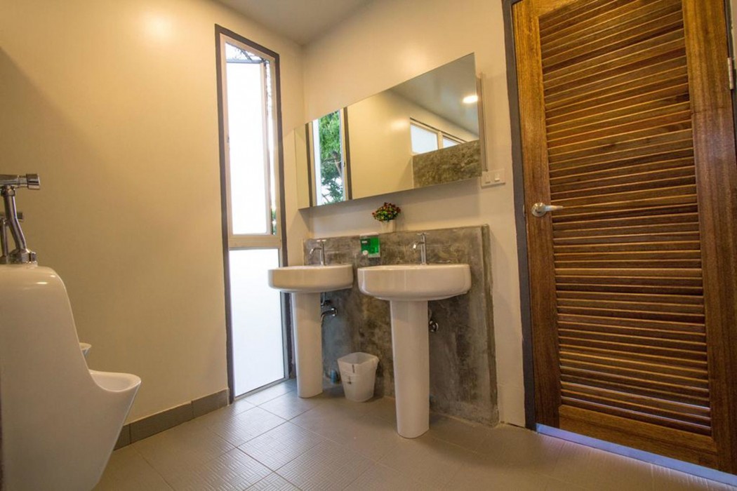 ducati bike box hostel