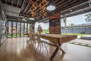 ducati bike box hostel