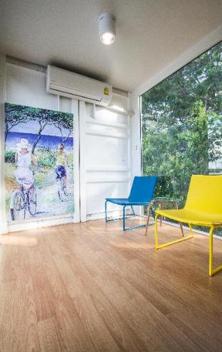 ducati bike box hostel