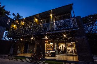 ducati bike box hostel