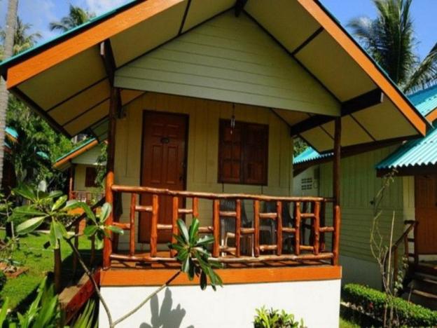 green cottage beach resort