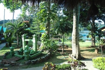 green cottage beach resort