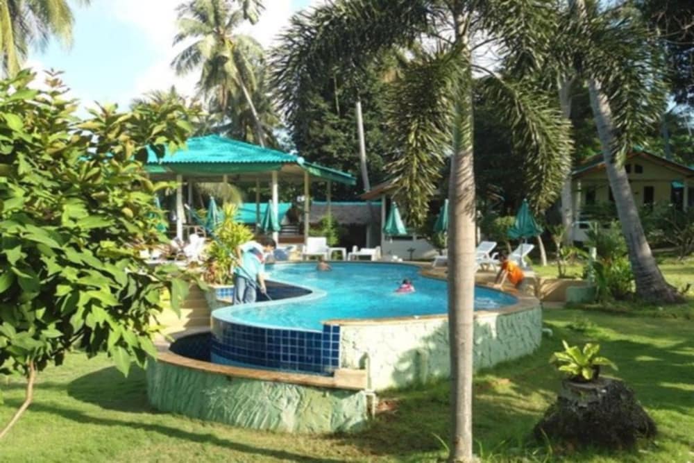 green cottage beach resort