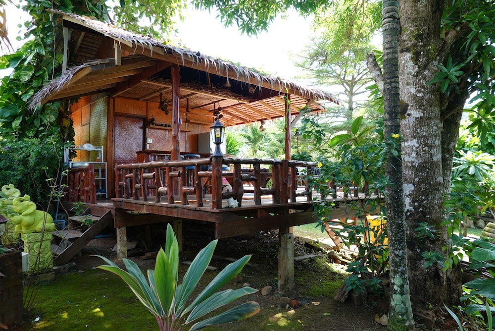 green cottage beach resort