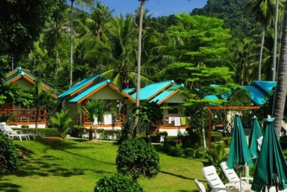 green cottage beach resort