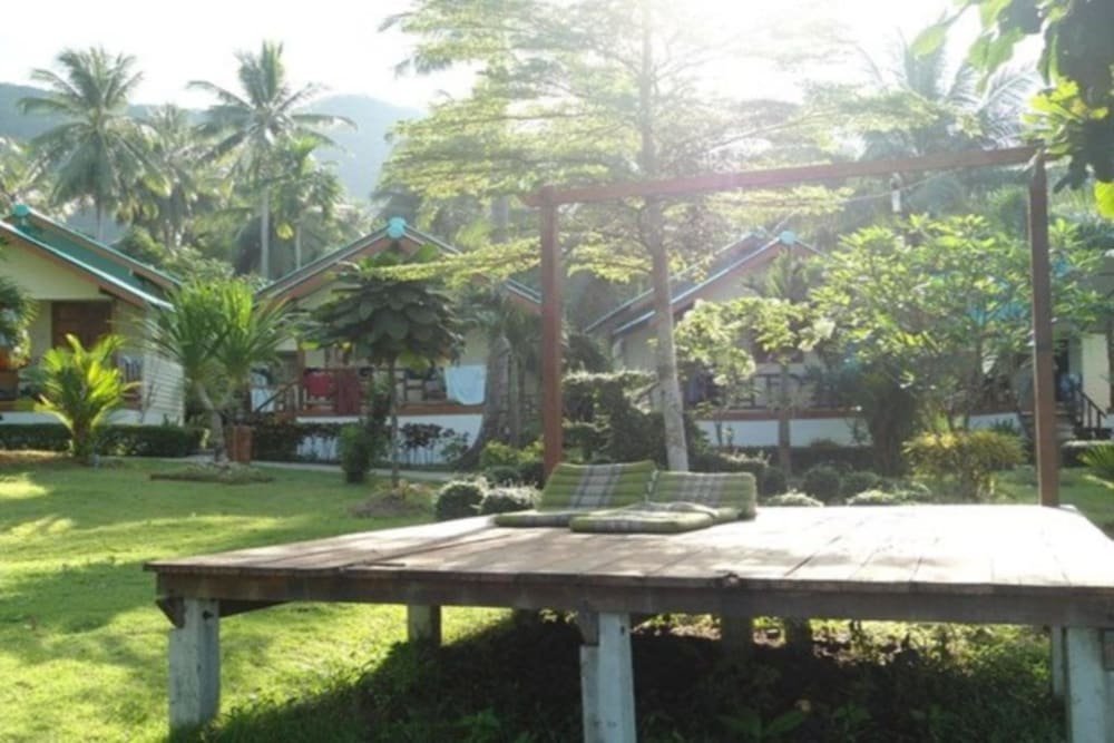 green cottage beach resort