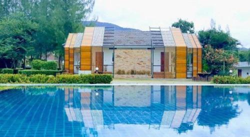 tanaosri and creekside resort
