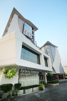 xen hotel nakhon pathom