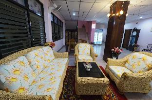 royal land mae klong hotel
