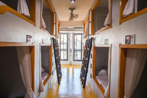 the port hostel by suwatchai