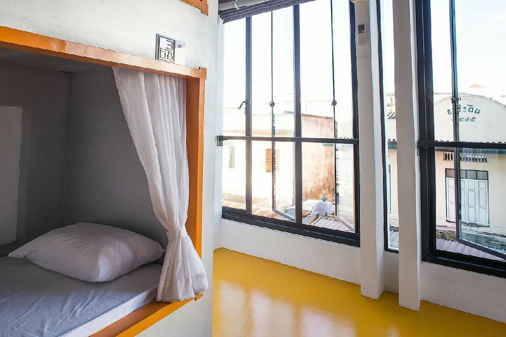 the port hostel by suwatchai