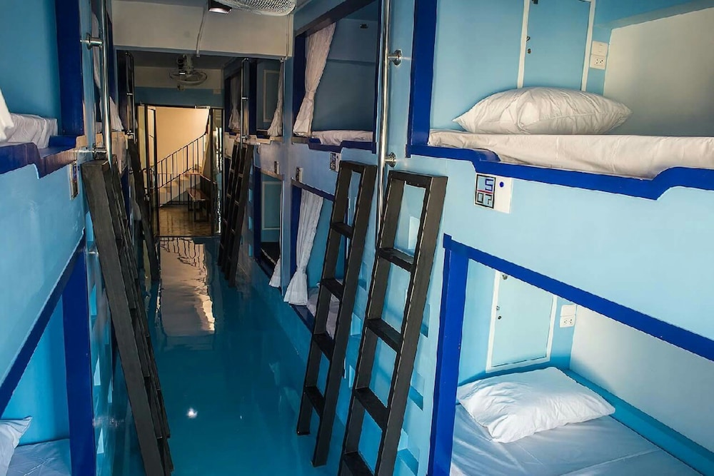 the port hostel by suwatchai