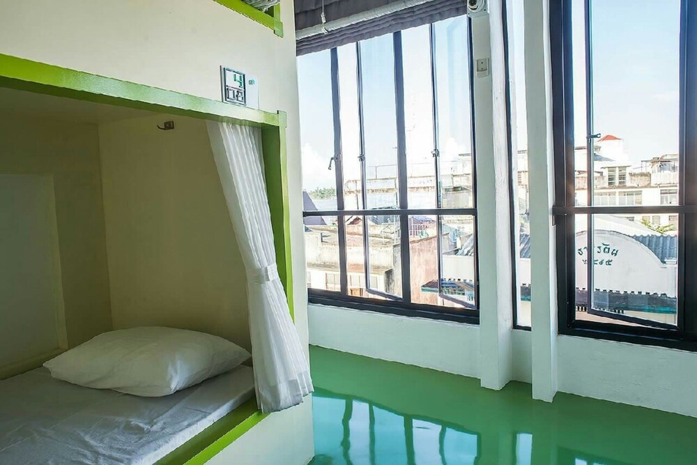 the port hostel by suwatchai