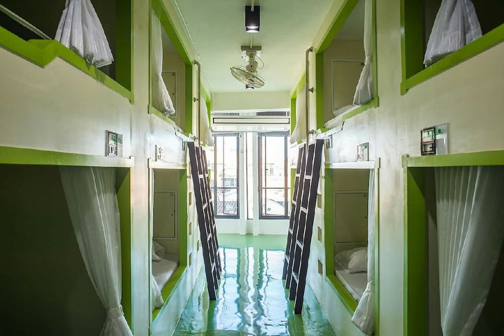 the port hostel by suwatchai