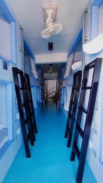 the port hostel by suwatchai