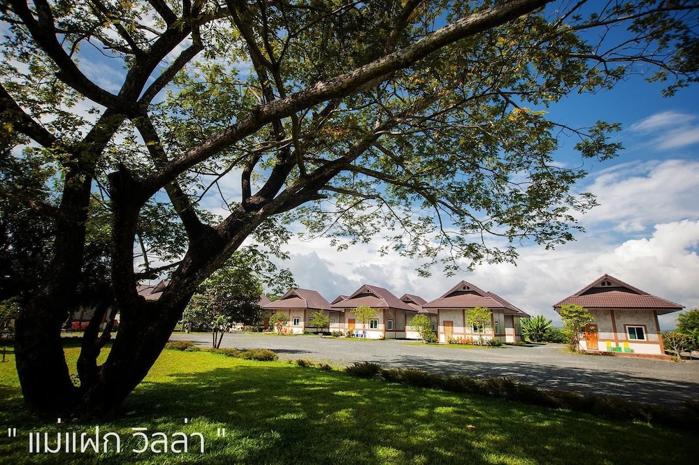 mae faek villas