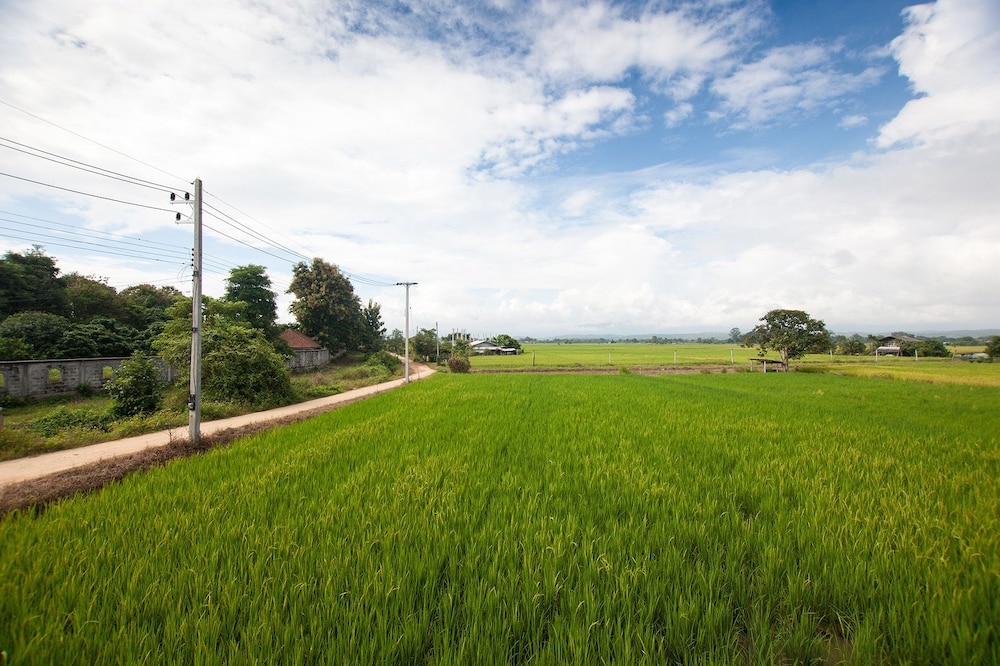 mae faek villas