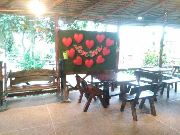 varee valley resort and restaurant