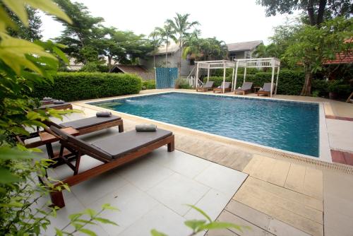 dorm of happiness by tharaburi