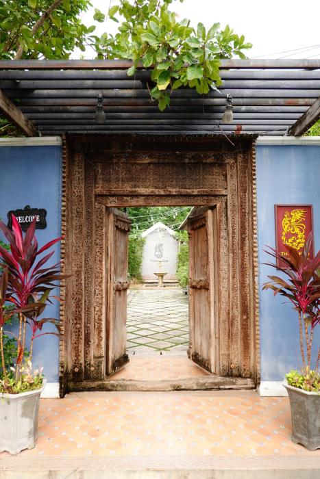 dorm of happiness by tharaburi