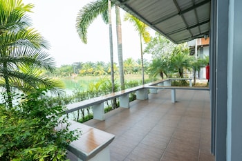 lamphurai riverside resort and spa