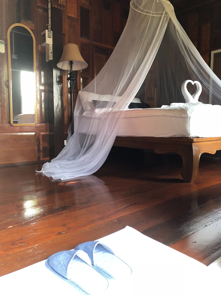 lamphurai riverside resort and spa