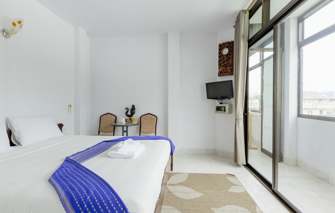 again thaicharm house at patong beach