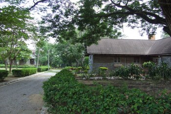 Sawang Resort Golf Club And Hotel,Ban Laem>>Amphawa,4 star