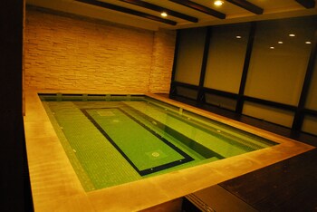 Suwan Golf And Country Club,Nakhon Chai Si>>Bangkok,3 star